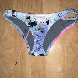 JOLYN PRINTED EUROPE BOTTOMS SIZE SMALL